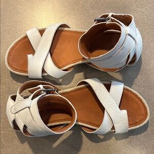 Gentle Souls Whiteish/Light Grey Leather Sandals